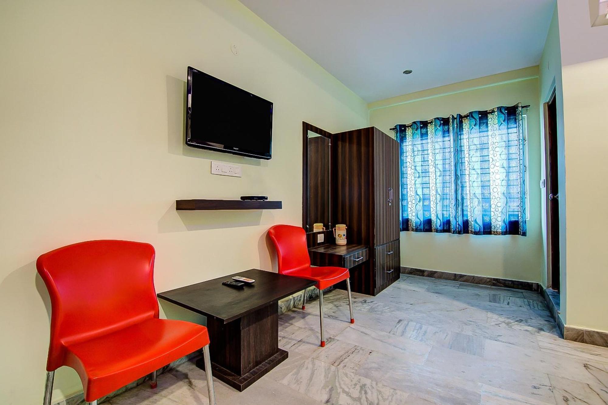 Oyo Tapasya Convention Hotel Pedda Waltair Екстериор снимка